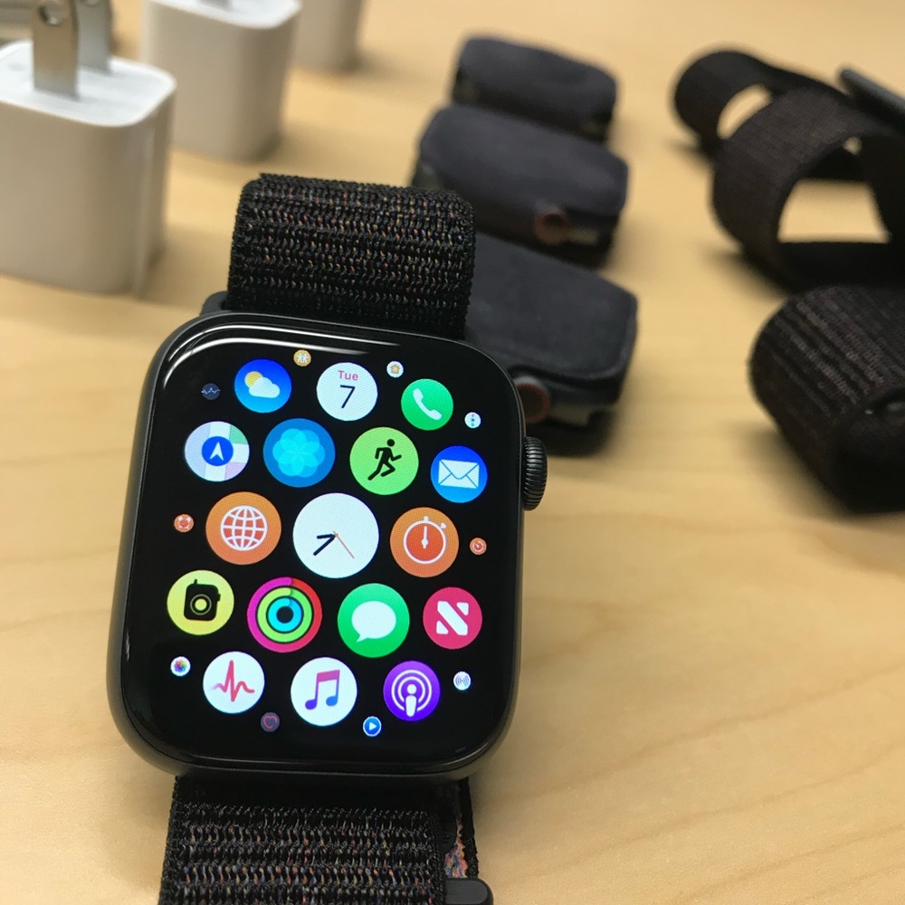 Apple 4th Gen - SOLD OUT ‼️